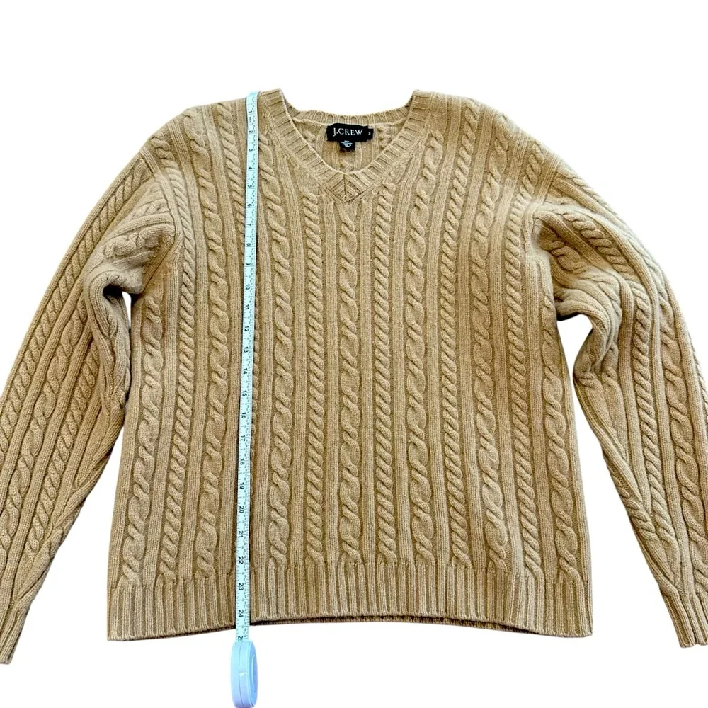 J.‎ CREW Women’s V-Neck Cable Knit Sweater in Camel Lambswool Size Medium